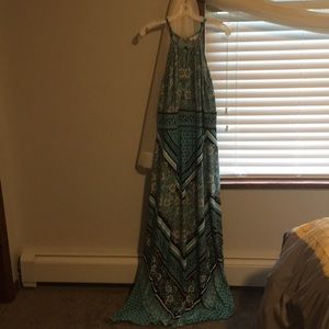 Long sleeveless dress